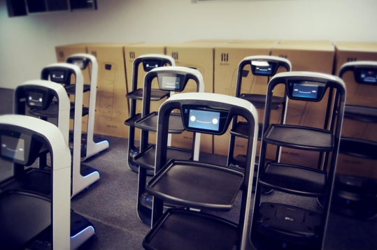 派勤嵌入式硬件產(chǎn)品攜手服務(wù)機(jī)器人,為餐飲業(yè)注入新動力 派勤嵌入式硬件產(chǎn)品攜手服務(wù)機(jī)器人,為餐飲業(yè)注入新動力