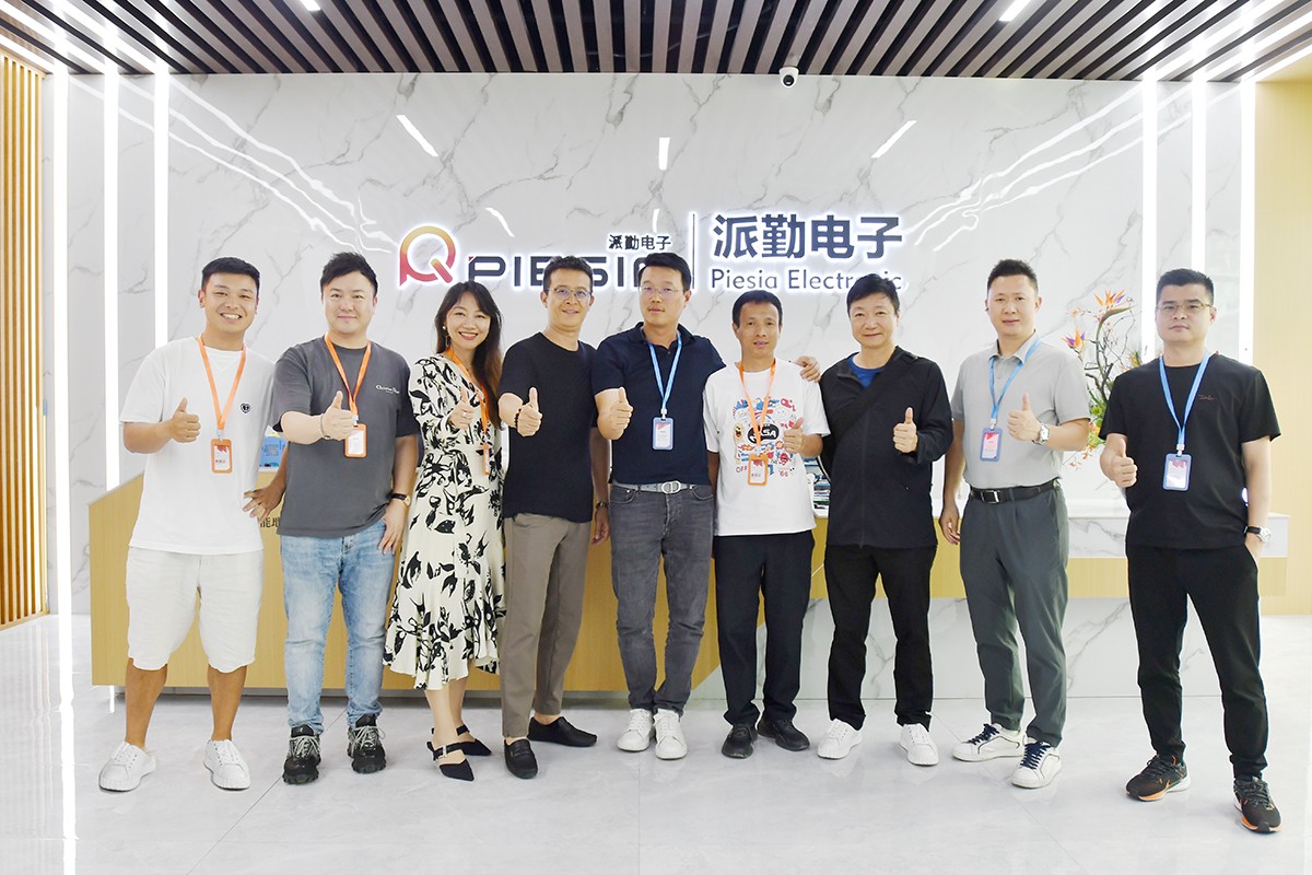 長江商學(xué)院EMBA精英團隊參訪派勤電子，共話創(chuàng)新發(fā)展！